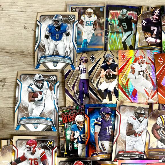 Mixed TOPPS and PANINI Chrome Holo NFL Football Players Sports Cards Lot 100+ - Picture 2 of 12